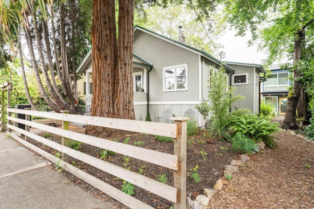 Modern, New & Industrial In Georgetown Villa Seattle Exterior foto